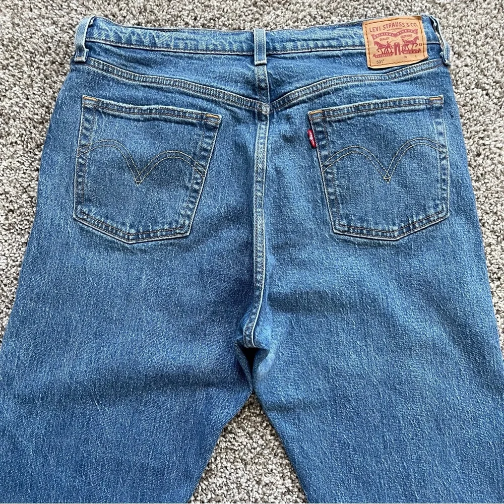 Levi's 501 Original Straight Leg Button Fly Stretch Jeans Medium Wash 32x30